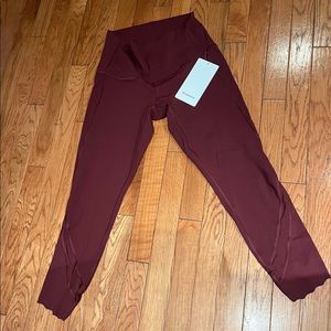 Never worn Lululemon leggings!  “Wunder under HR crop 23”
